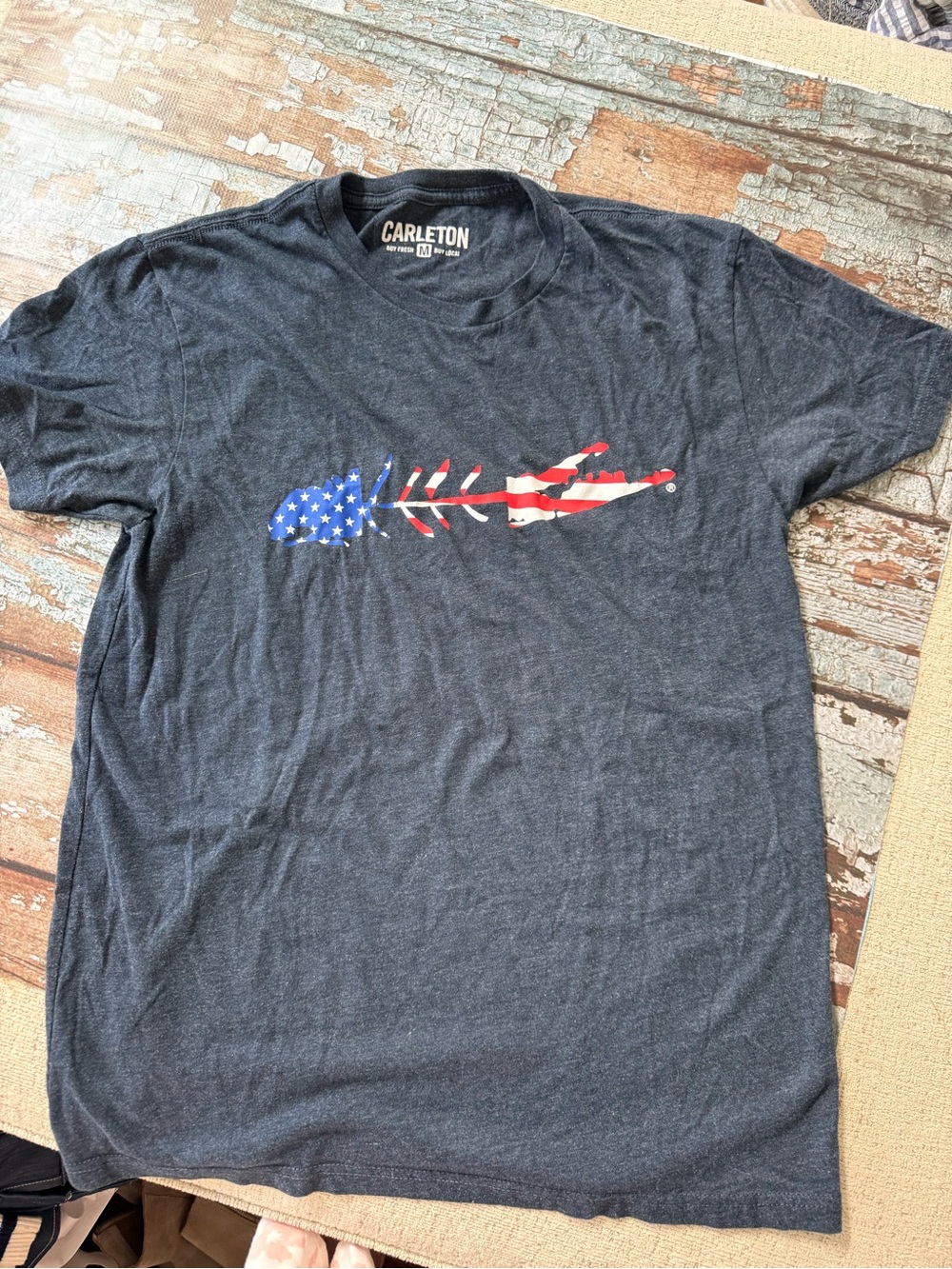 Women's Short Sleeve Heather Navy Tee with American Flag Fishbone Graphic Size M